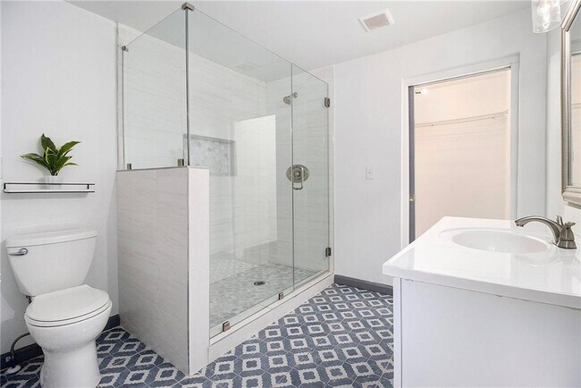 Photo - 154 Wadley St NW