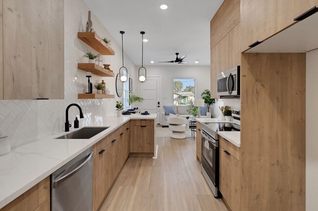 Photo - 7962 Ethel St