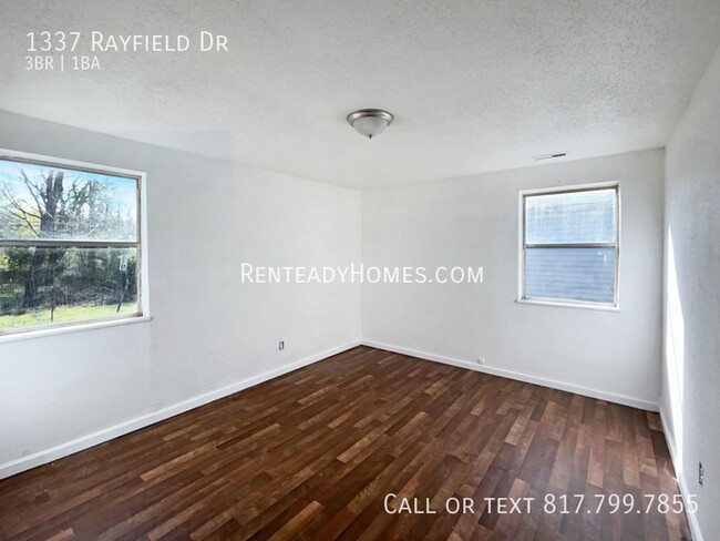 Photo - 1337 Rayfield Dr House