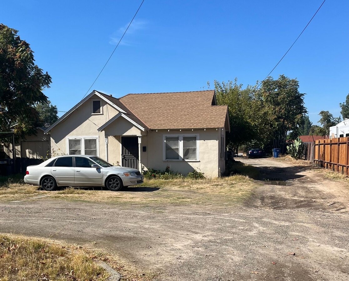 Photo - 1017 Pioneer Ave Unidad Triplex 1021