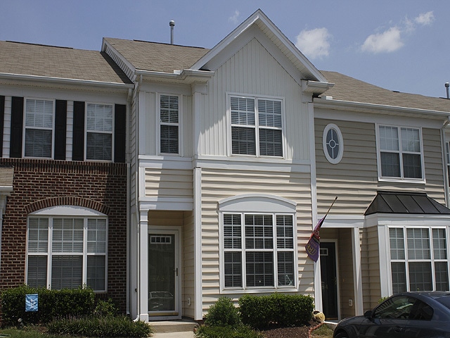 Cozy 2-Bedroom NW Raleigh Townhome just of... - Cozy 2-Bedroom NW Raleigh Townhome just of...