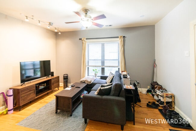 907 W Cornelia-1N - 907 W Cornelia-1N Apartment Unit 1N