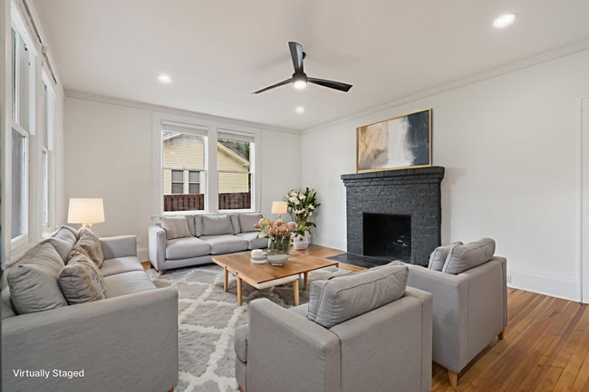 Building Photo - 3107 Old Buncombe Rd