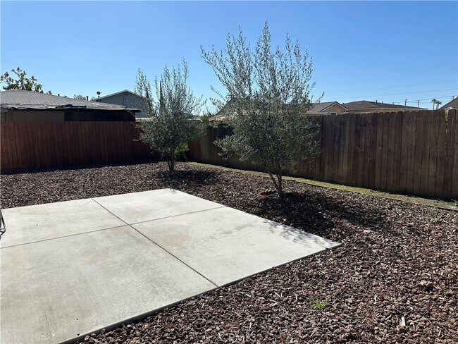 Photo - 11482 Burke St