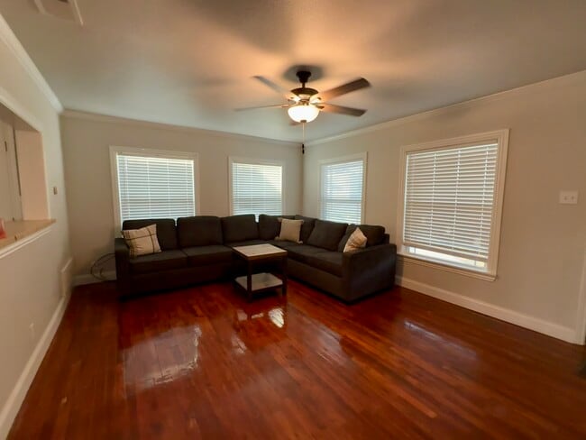 Photo - 320 S Columbia St