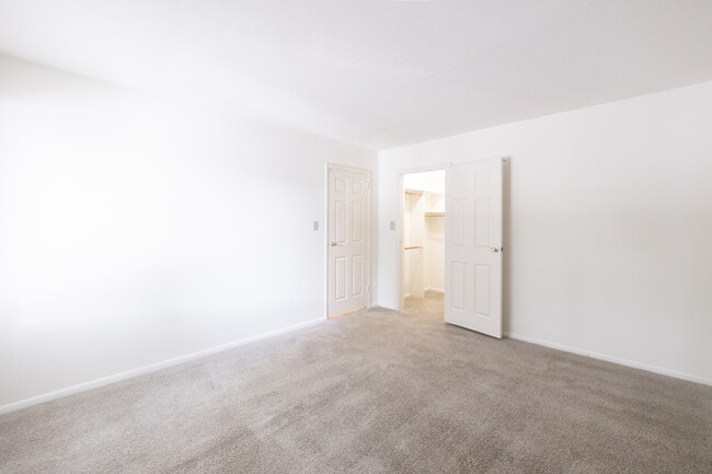 2 Bedroom 1 Bathroom Floorplan at Woodbridge of Castleton