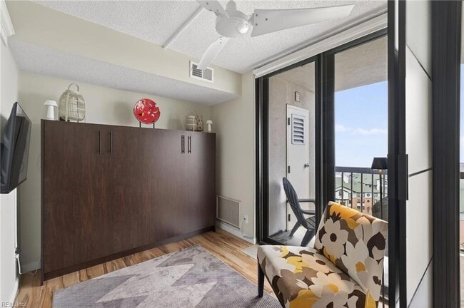 Photo - 3288 Page Ave Unidad 1103