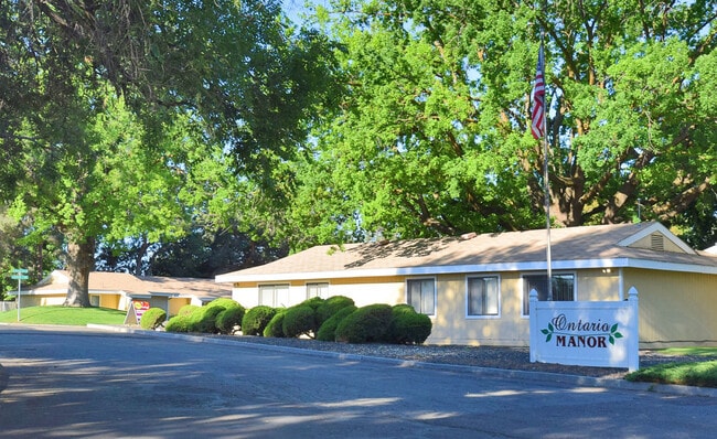 Photo - Ontario Manor