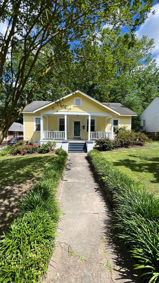 Photo - 107 S Rotary Ave