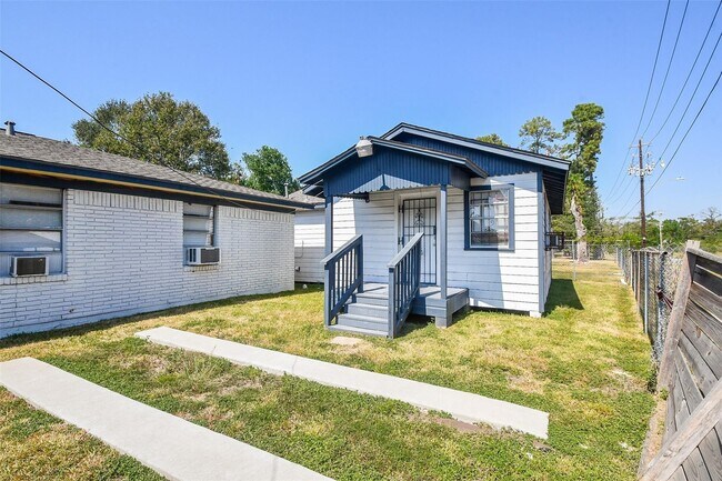 Photo - 8321 Homewood Ln