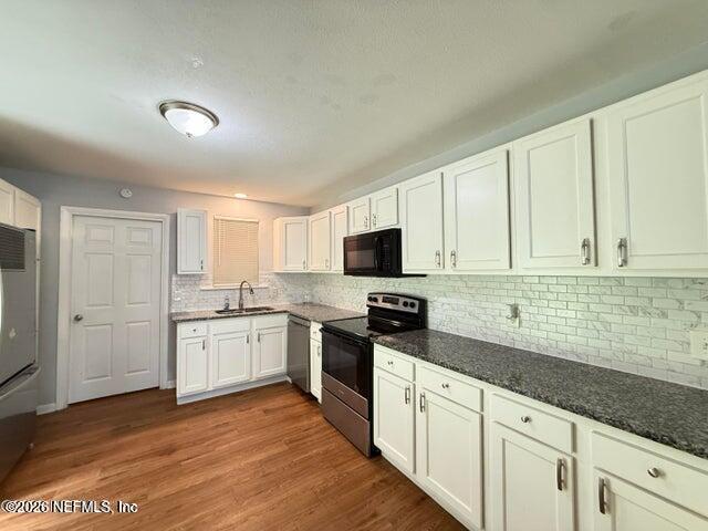 Photo - 8515 Maple St