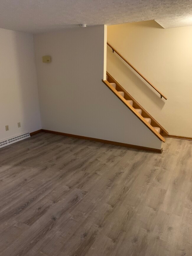 Photo - 7209 Seymour St NW