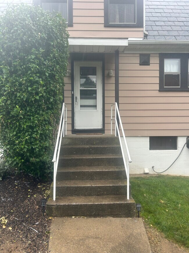 Photo - 554 Moorestown Dr Unit 1