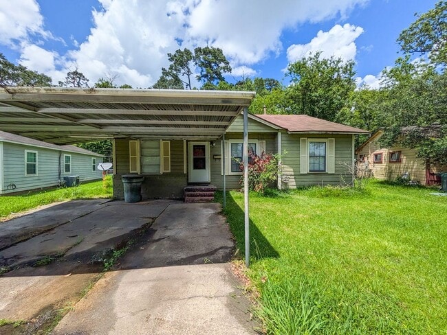 Building Photo - 3350 Cherry Dr