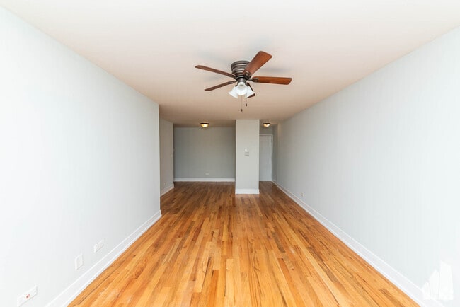 Building Photo - 454 W Barry Ave Rental