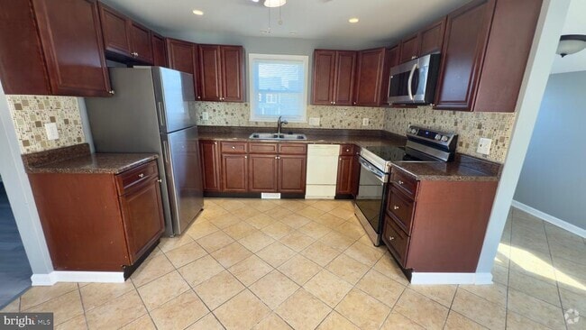 Building Photo - 22310 Clarksburg Rd Rental