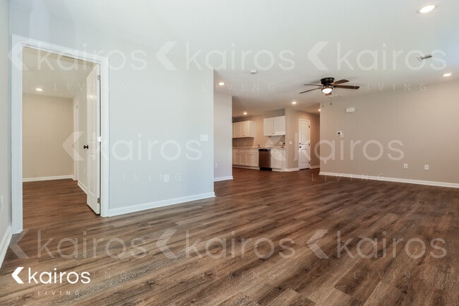 Photo - 135 Cottage Grove Rd