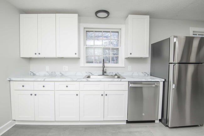 Photo - 2440 Woodbine Ave