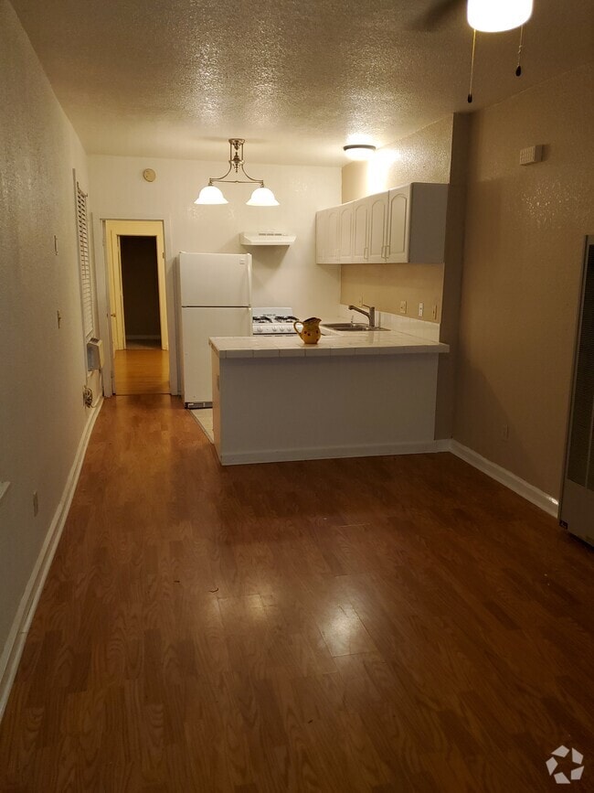 Building Photo - 1418 E St Unit B Rental