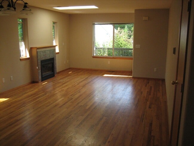 Photo - Preleasing for 2026!! 4-bedroom home in Samish neighborhood!!