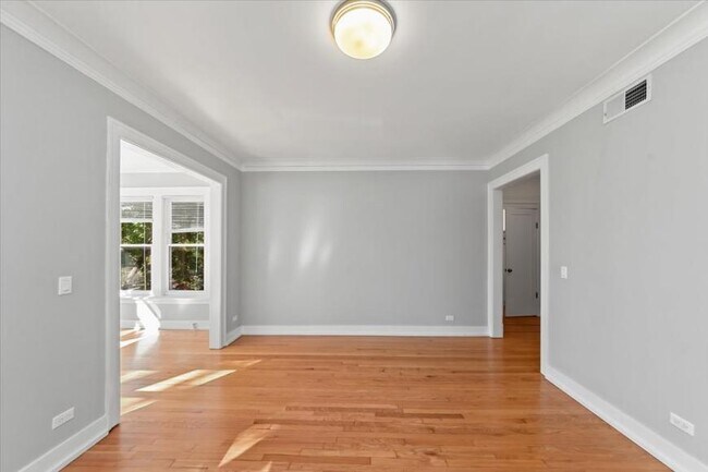 Photo - 2 bedroom in Chicago IL 60625 Unit 2