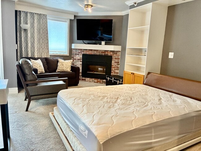 Photo - 310 Iron Horse Way