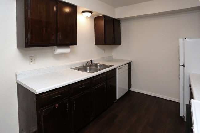 Parkwood Apartments
