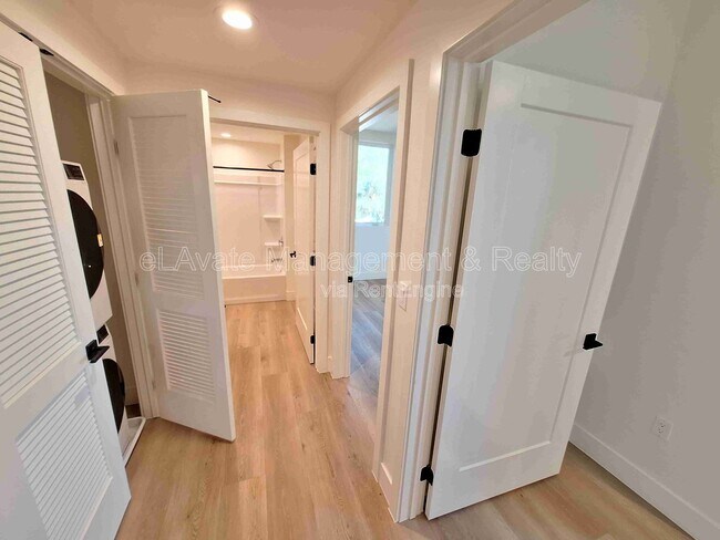 Photo - 16136 Devonshire St Unidad 204