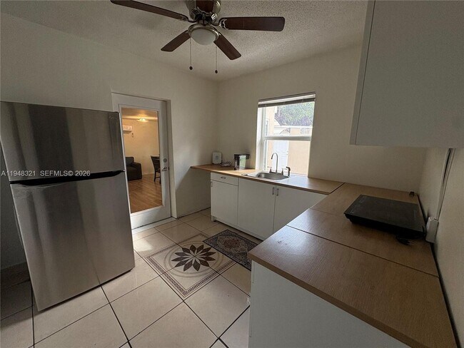 Building Photo - 370 NW 188th St