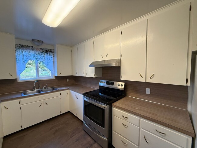 Photo - 2 Bed, 1 Bath + Bonus Room & Carport - peaceful country living just minutes from town!