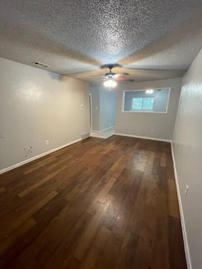Photo - 4040 Driskell Blvd