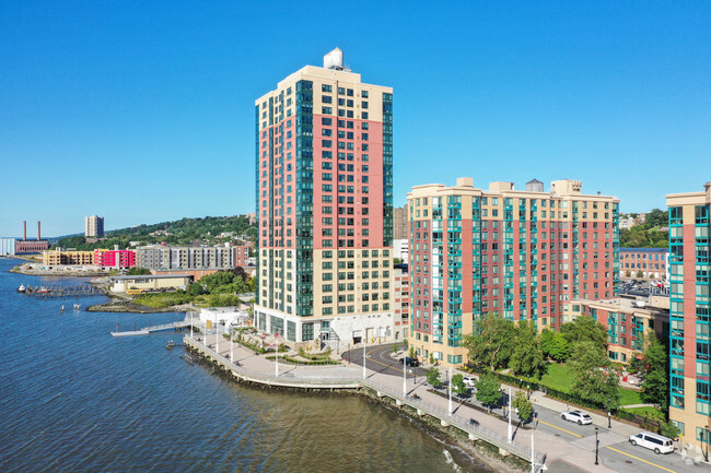 River Club at Hudson Park - River Club at Hudson Park Apartments