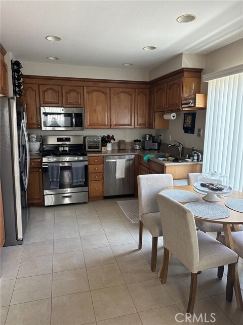 Photo - 202 Colton St