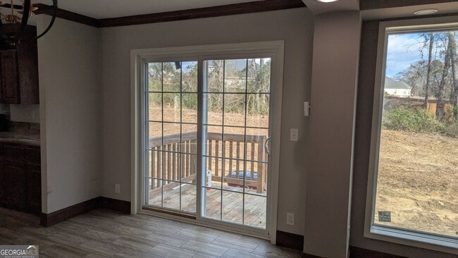Photo - 7100 Knoxville Rd