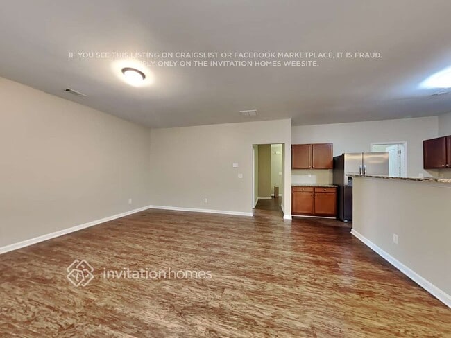 Photo - 490 Village Broad St