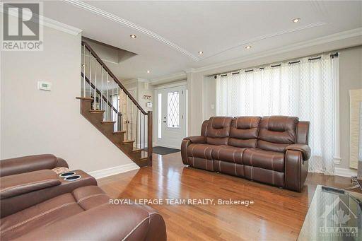 Photo - 840 Forest St S