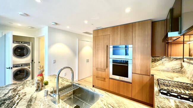 Photo - Victoria Place 1 bd, 1 ba, 1 parking Unit 705