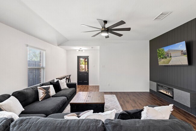 Photo - 1312 Cedar Hollow Dr