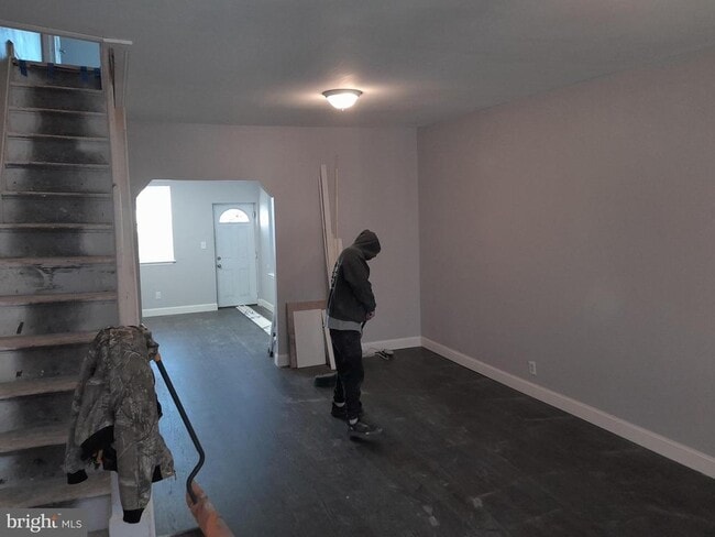 3030 Clifford St