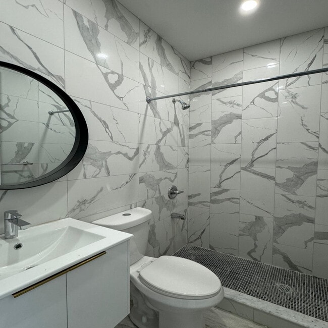 Photo - 260 Wyckoff Ave Unidad 2R