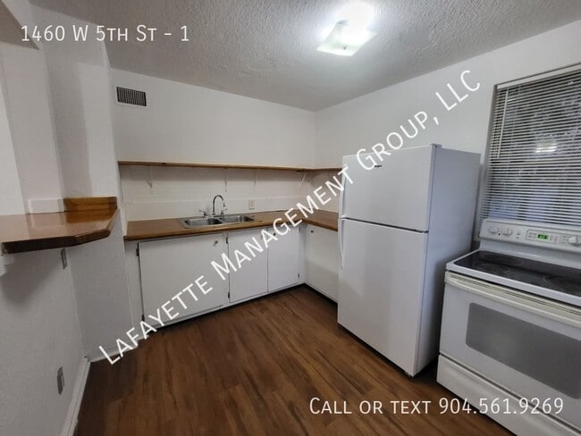 Photo - 1460 W 5th St Unidad 1