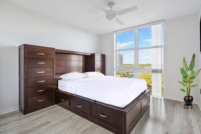 Photo - 700 E Boynton Beach Blvd