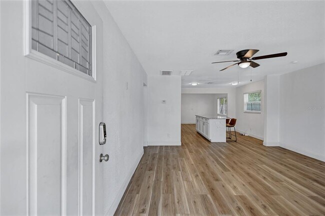 Photo - 3700 14th St N