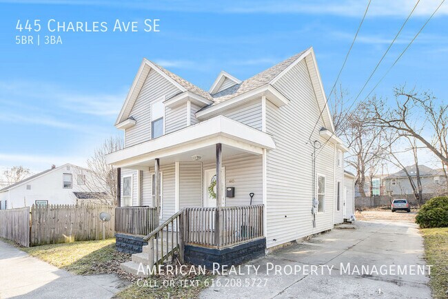 Photo - 445 Charles Ave SE