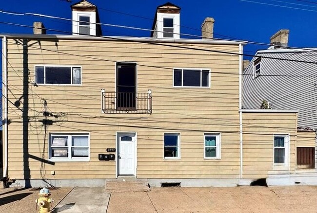 Photo - 1332 Goettmann St