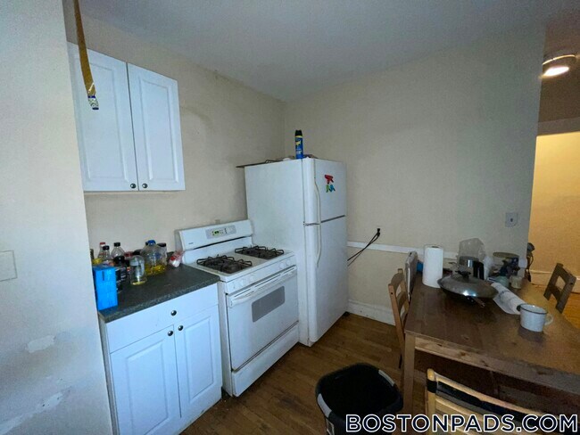 Photo - 192 Kelton St Unit 1