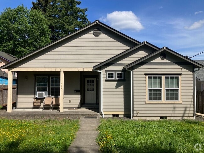 Building Photo - Westside 3BD Available July 1 Rental