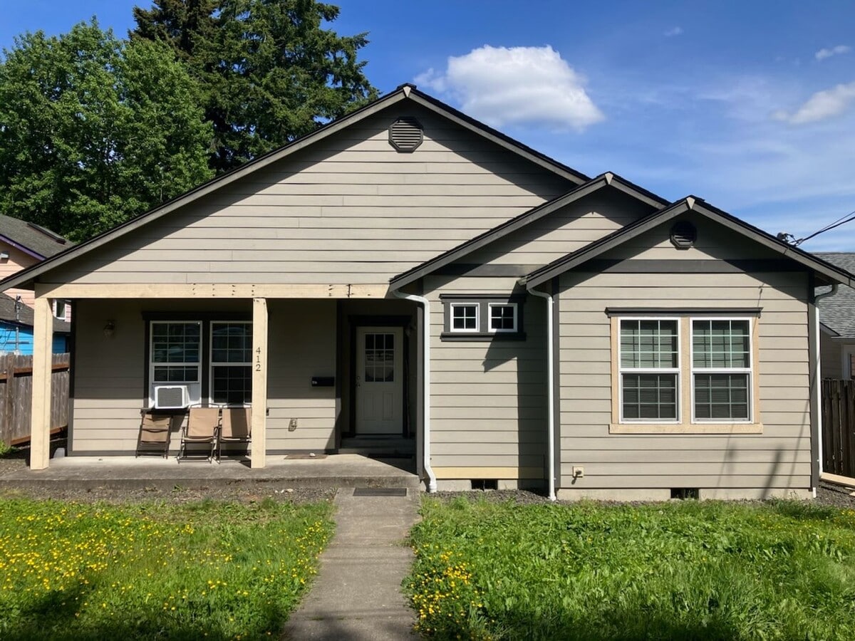Westside 3BD Available July 1 - Westside 3BD Available July 1 House