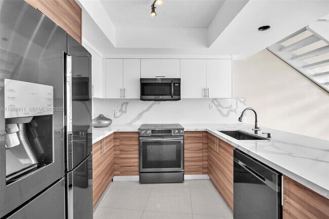 Photo - 2000 Bay Dr Unidad 204