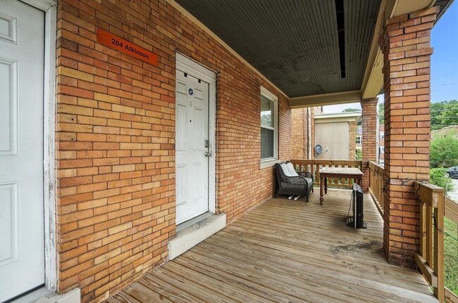 Photo - 7 bed/2 bath on Atkinson, Mins. from UC for Only $700/pp ($4900/mo)!